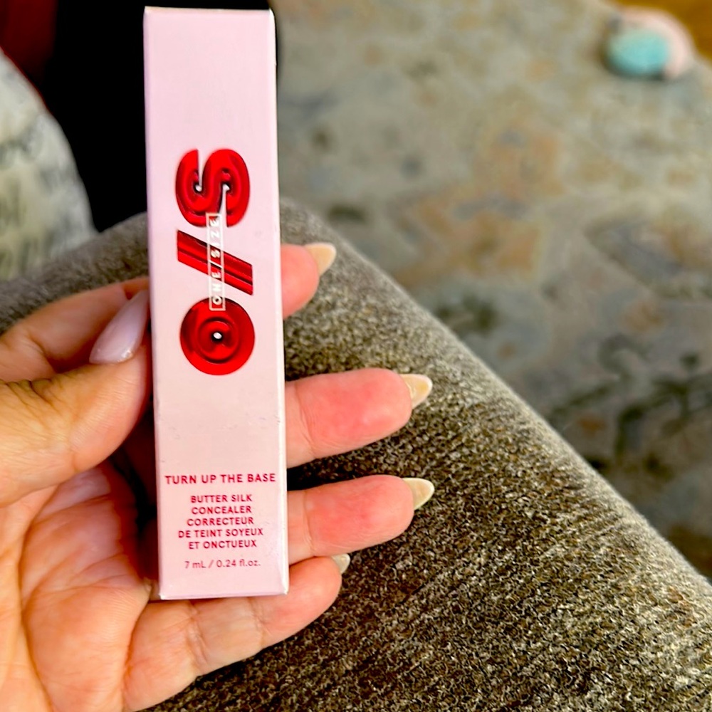 One/Size Turn Up The Base Concealer